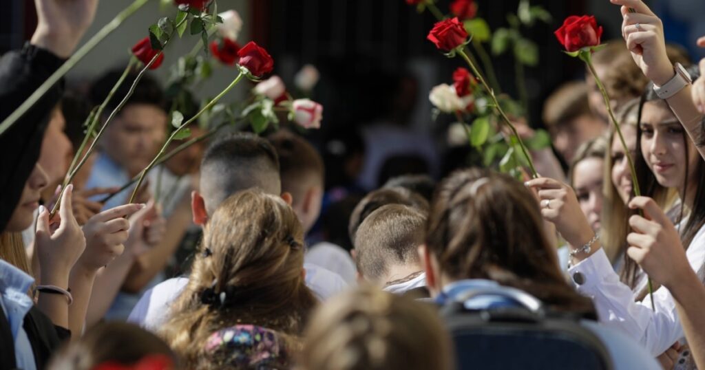 În România urbană, meditațiile dublează școala publică. Se întâmplă din cauza educației de stat nereformate. Sau și din cauza părinților?