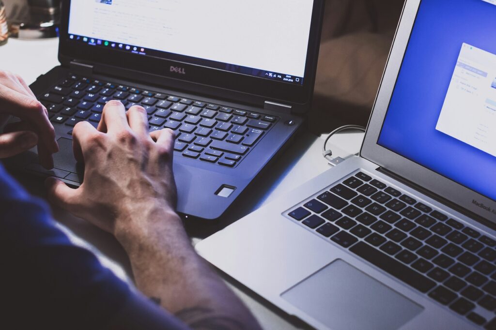 Infractorii cibernetici își intensifică activitatea cu momeli de facturi PDF greu de depistat - raport HP Wolf Security