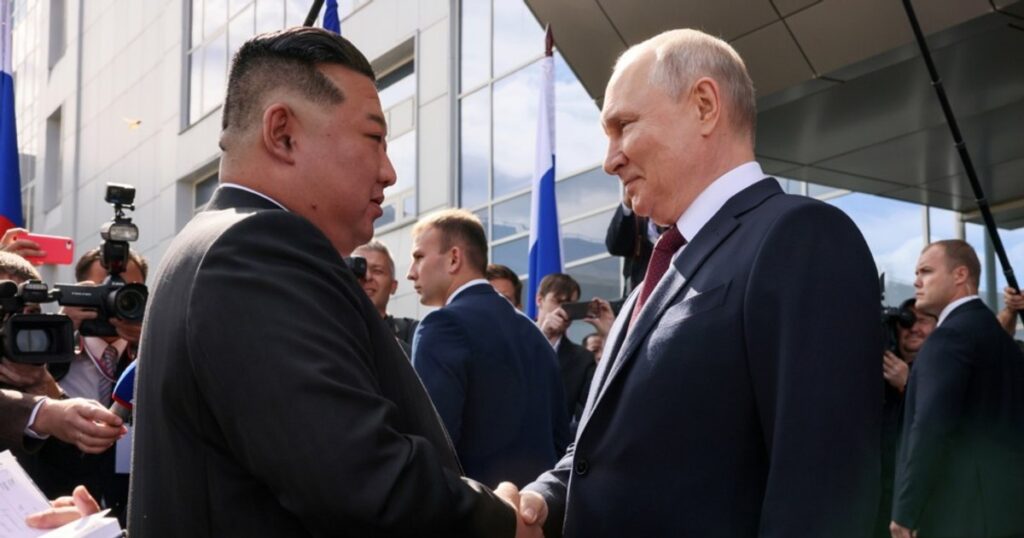 Kim Jong-un promite să facă „tot ce poate pentru a ajuta” Moscova, după întâlnirea cu Putin la Beijing