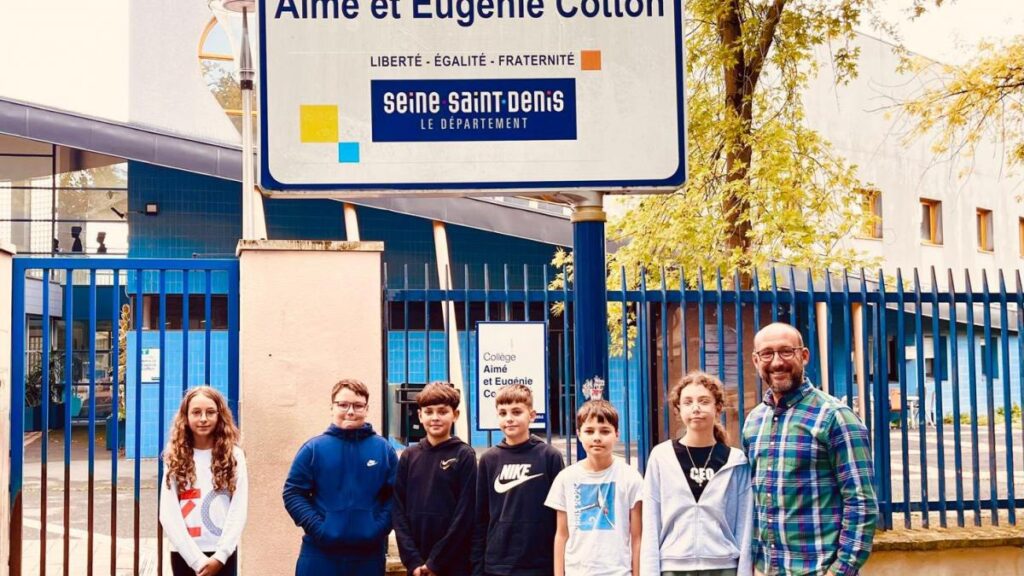 Limba română, materie obligatorie la o școală din Franța