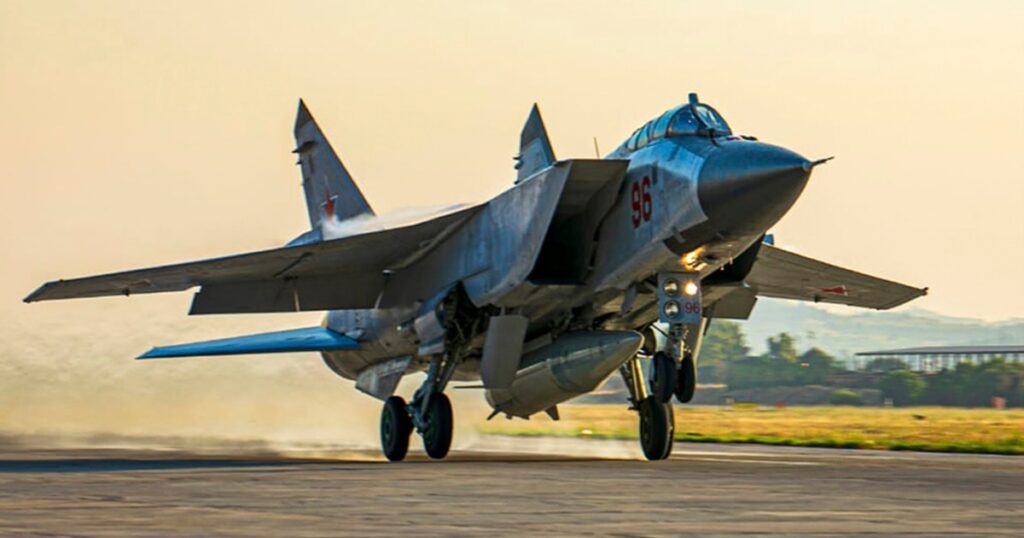 NATO analizează un răspuns la intruziunea avioanelor de război rusești. Va putea să le doboare?