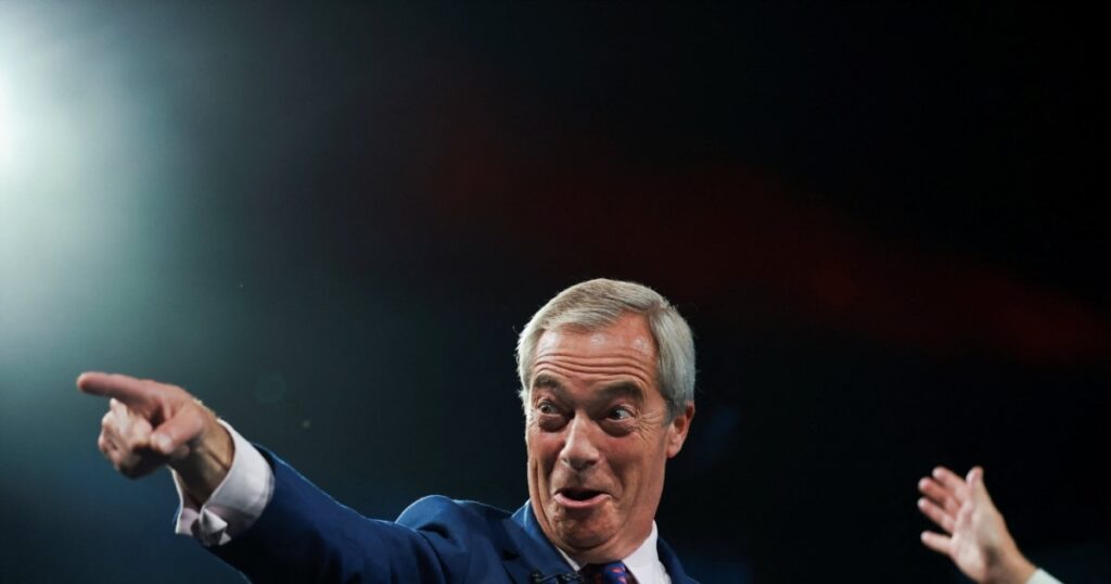 Nigel Farage spune că românii mânâncă lebede din parcurile regale. Liderul Brexit vrea să desființeze dreptul de ședere permanentă în UK