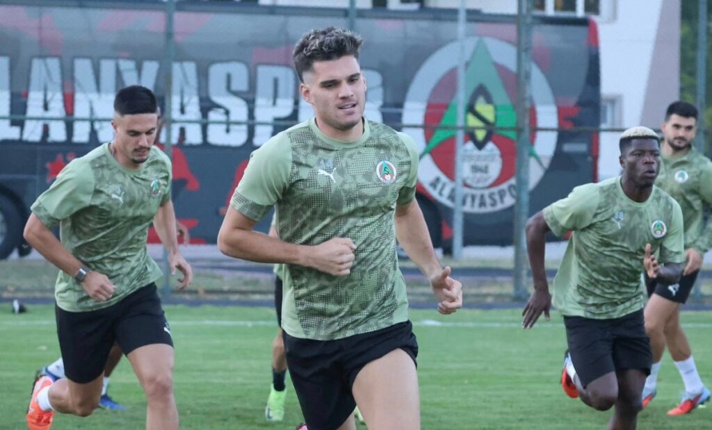 Nota primită de Ianis Hagi la debutul în Turcia: Fiul "Regelui" a rămas corigent