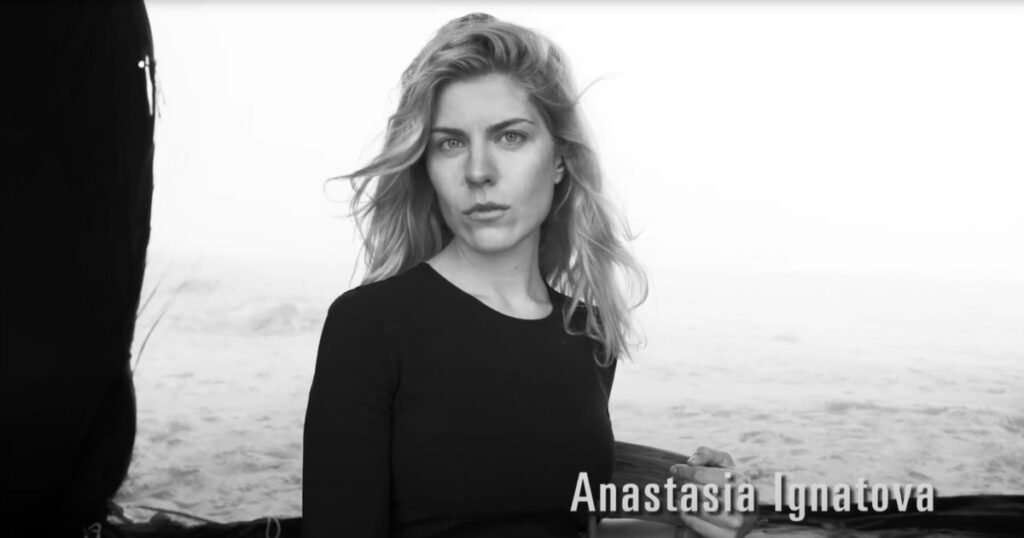 O sesiune foto a împiedicat-o pe fiica vitregă a șefului „Rostec”, Serghei Cemezov, să scape de sancțiunile UE