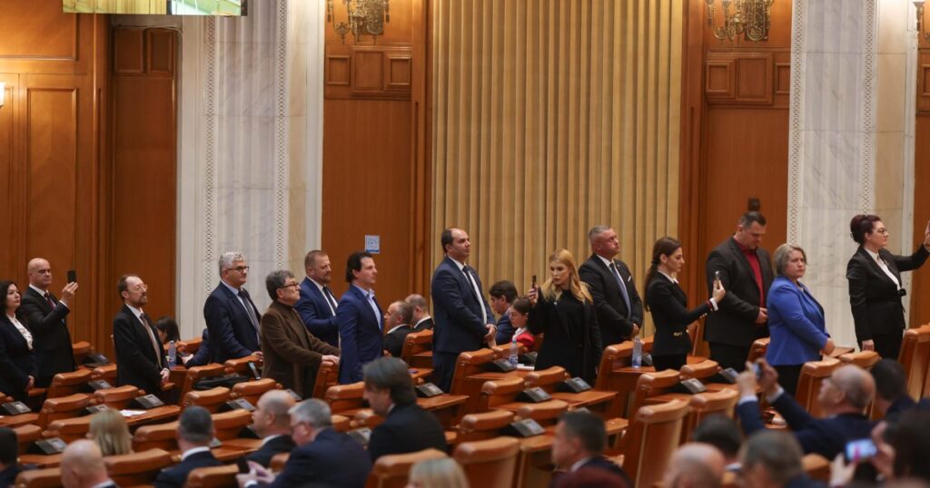 Opoziția TikTok: Fără legi și fără voturi la moțiunile de cenzură