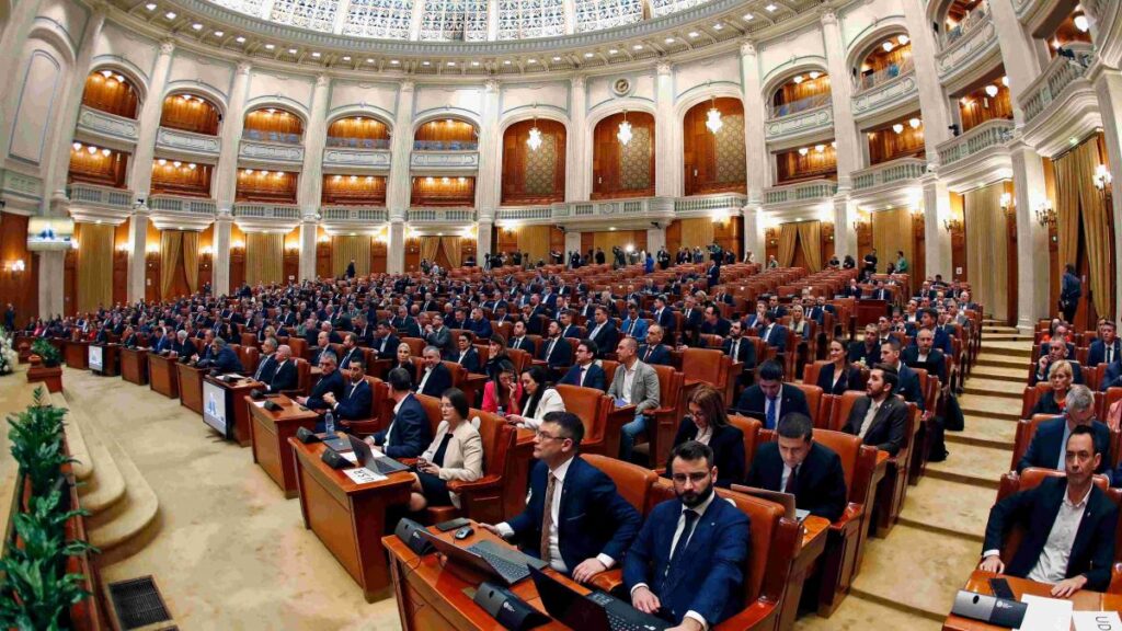 Parlamentul dezbate limitarea retragerii fondurilor din Pilonul 2 și 3