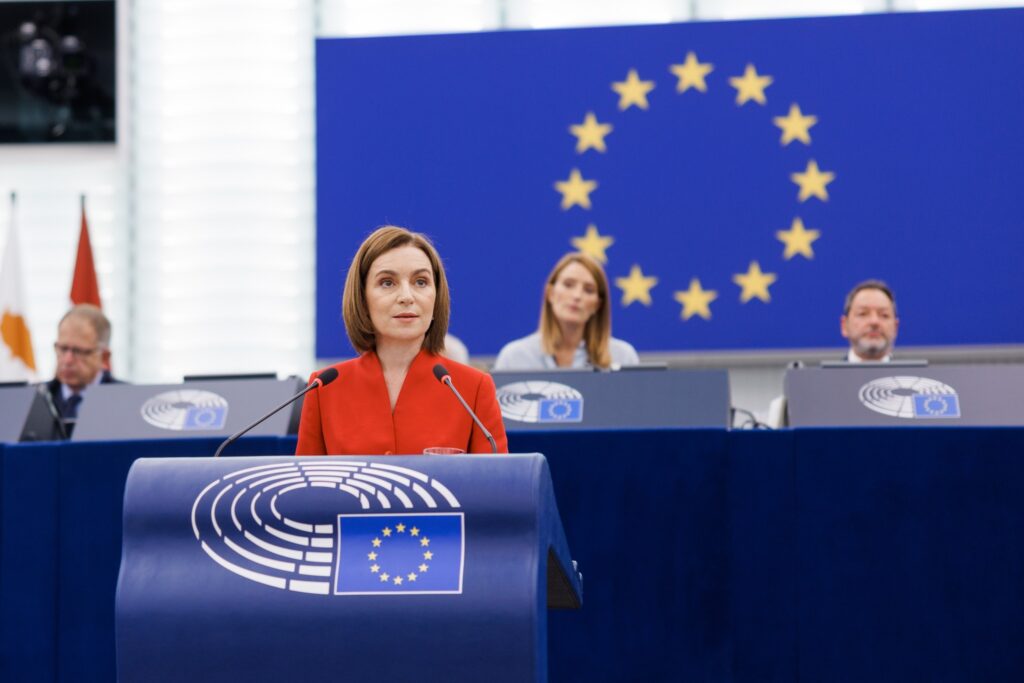 Partidul pro-european a câștigat alegerile din Moldova, dar obstacolele în calea aderării la UE rămân
