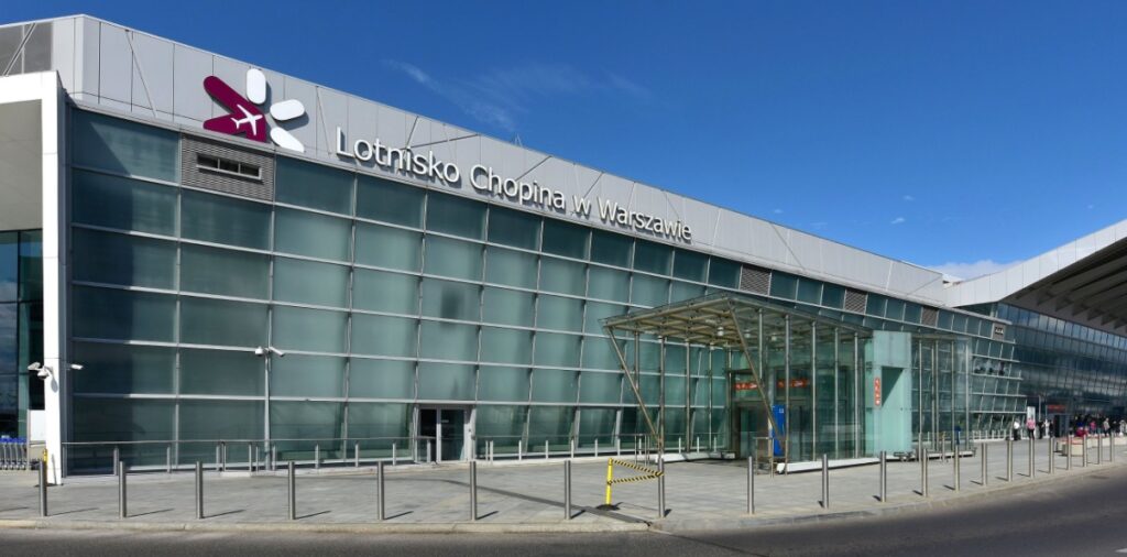 Patru aeroporturi închise după ce au fost raportate drone rusești