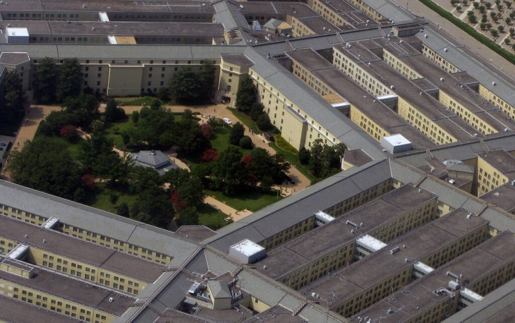 Pentagonul le cere jurnaliștilor să semneze că vor obține doar informații autorizate de guvern