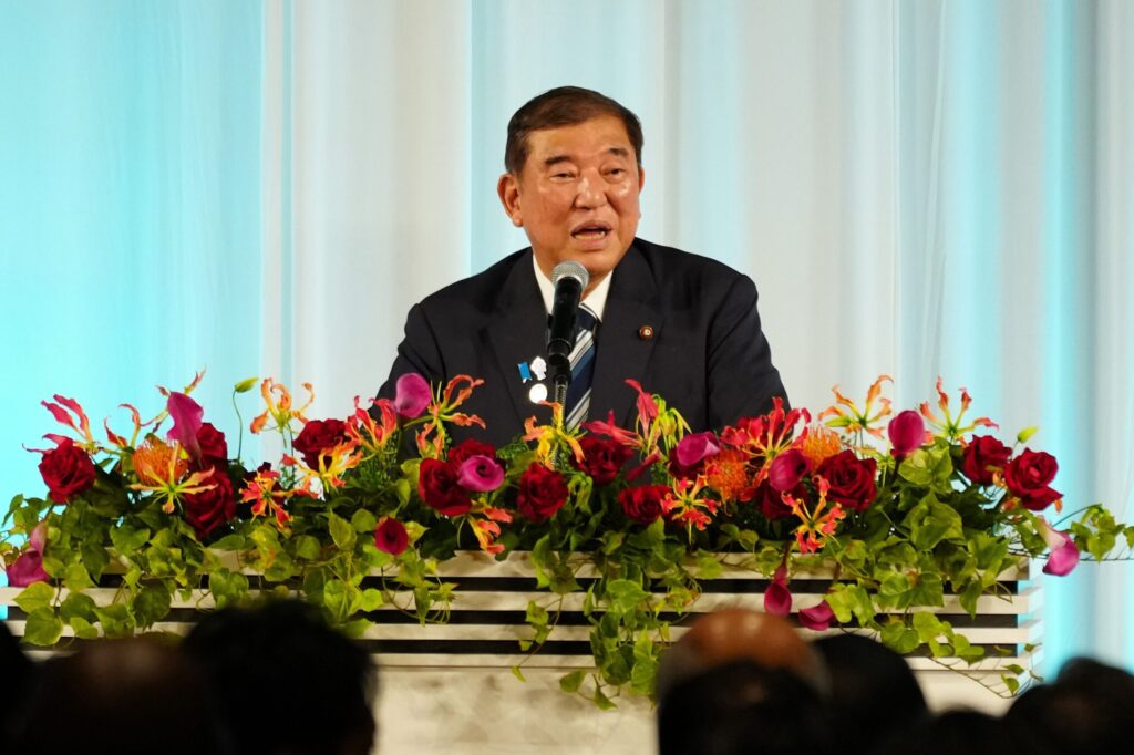 Premierul Japoniei a demisionat. Țara intră într-o perioadă de incertitudine, cu impact global