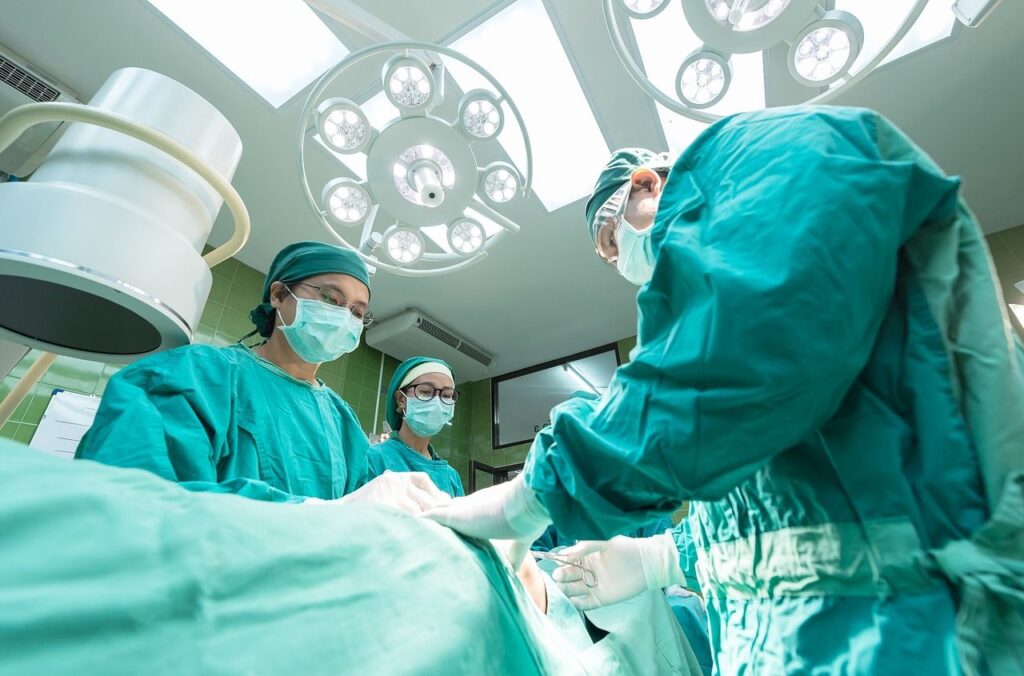 PressOne: Șeful Agenției Naționale de Transplant, despre donarea de organe în țara unde oamenii încă se tem de ambulanțe negre: „Preotul le-a spus că nu vor mai ajunge în Rai”