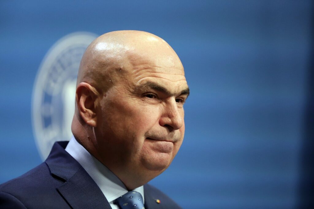 Crește valul intern anti-Bolojan în interiorul PNL FOTO Dumitru Angelescu