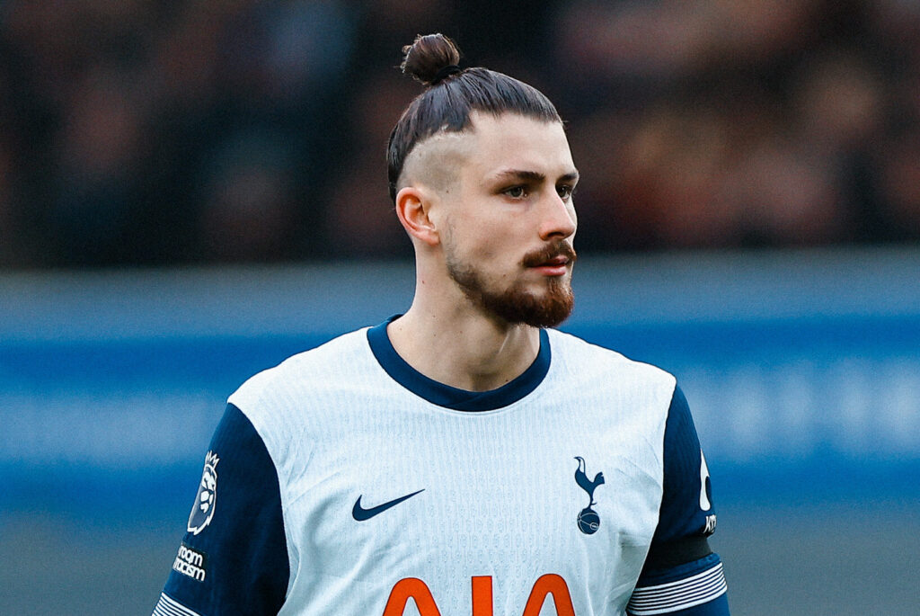 Punct final pentru Radu Drăgușin? Tottenham ia o decizie drastică în cazul românului