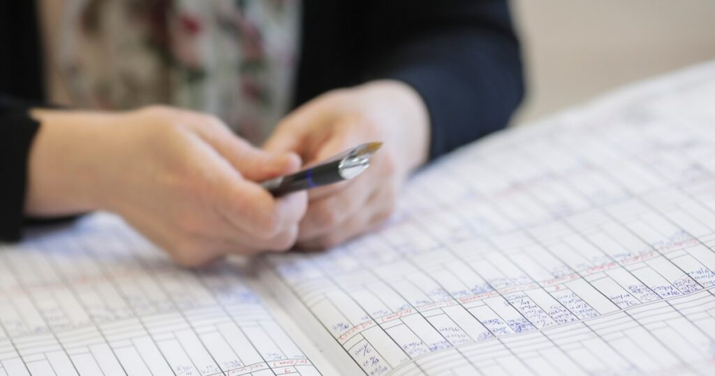 Raport OCDE: România se confruntă cu lipsă de profesori și o îmbătrânire a cadrelor didactice. O treime dintre ei au peste 50 de ani