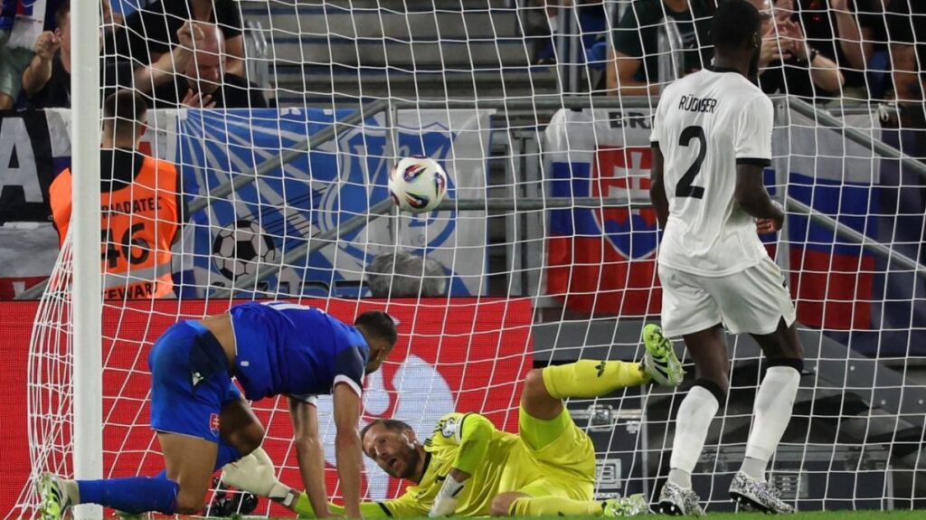 Fază din meciul de fotbal Slovacia - Germania, dipsutat în preliminariile CM 2026, 4 septembrie 2026