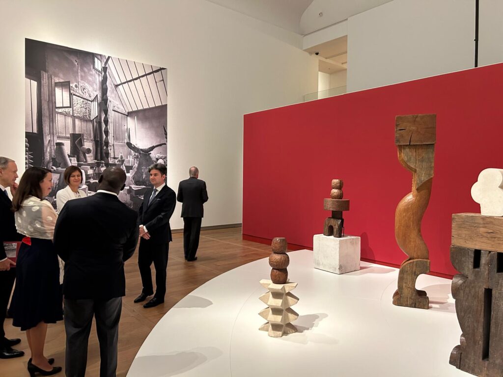 S-a deschis prima expoziție personală la Amsterdam dedicată operei lui Brâncuși