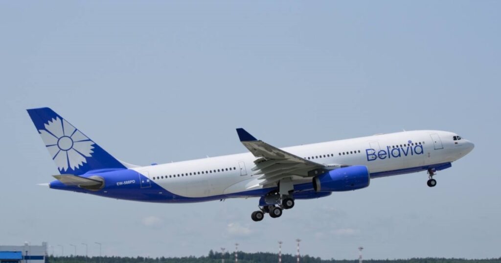 SUA ridică sancțiunile impuse companiei aeriene Belavia din Belarus. 52 de prizonieri, eliberați. Printre ei, 14 străini