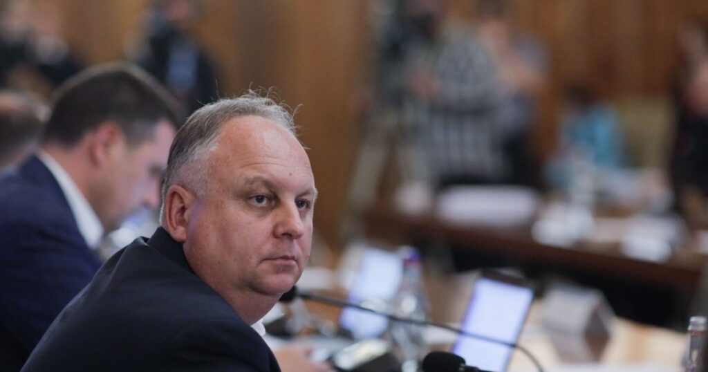 Secretar de stat în Ministerul Economiei, reținut de procurori pentru instigare la abuz în serviciu