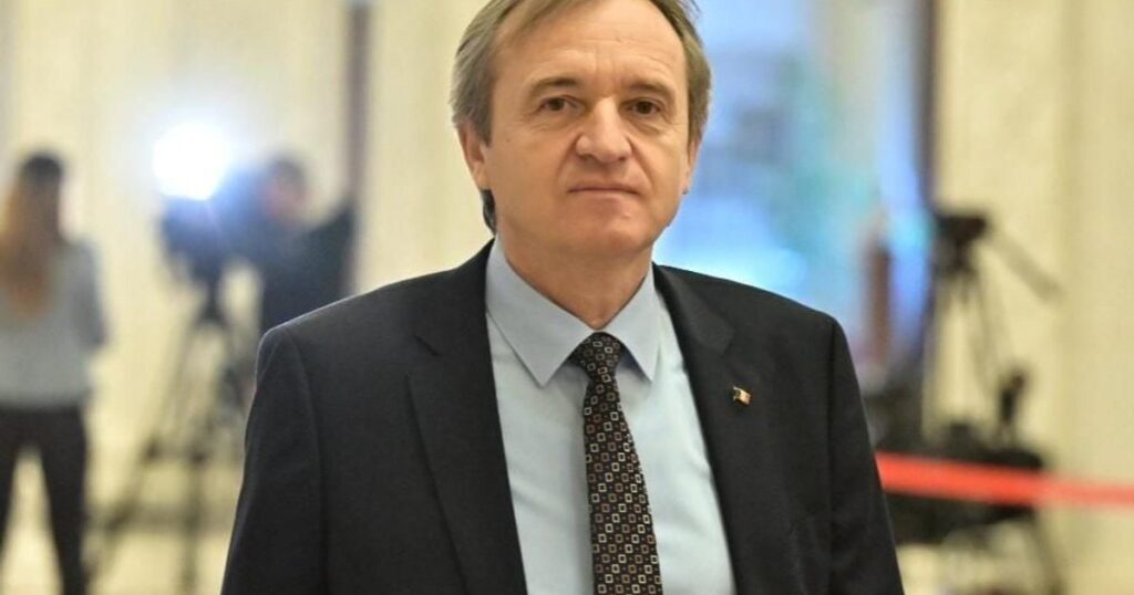 Șeful Comisiei de Apărare conduce un Mercedes de 140.000 de euro, cumpărat de un magazin sătesc. Nu este trecut în declarația de avere