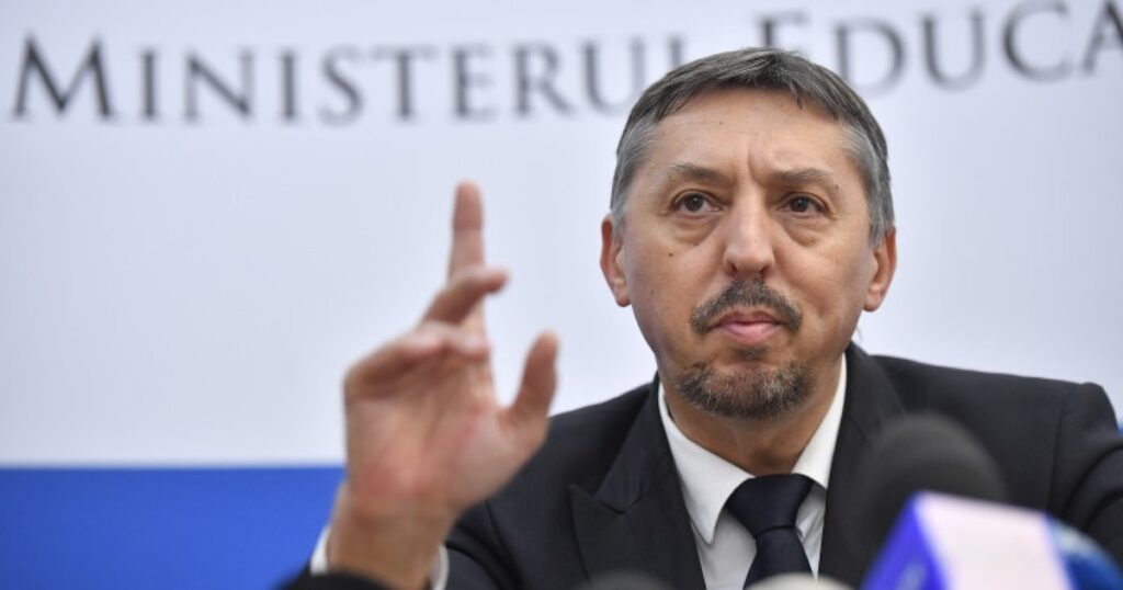 Senatorii votează azi moțiunea împotriva ministrului Educaţiei, „În loc de instrucţie şi excelenţă, umilinţă şi dresaj”