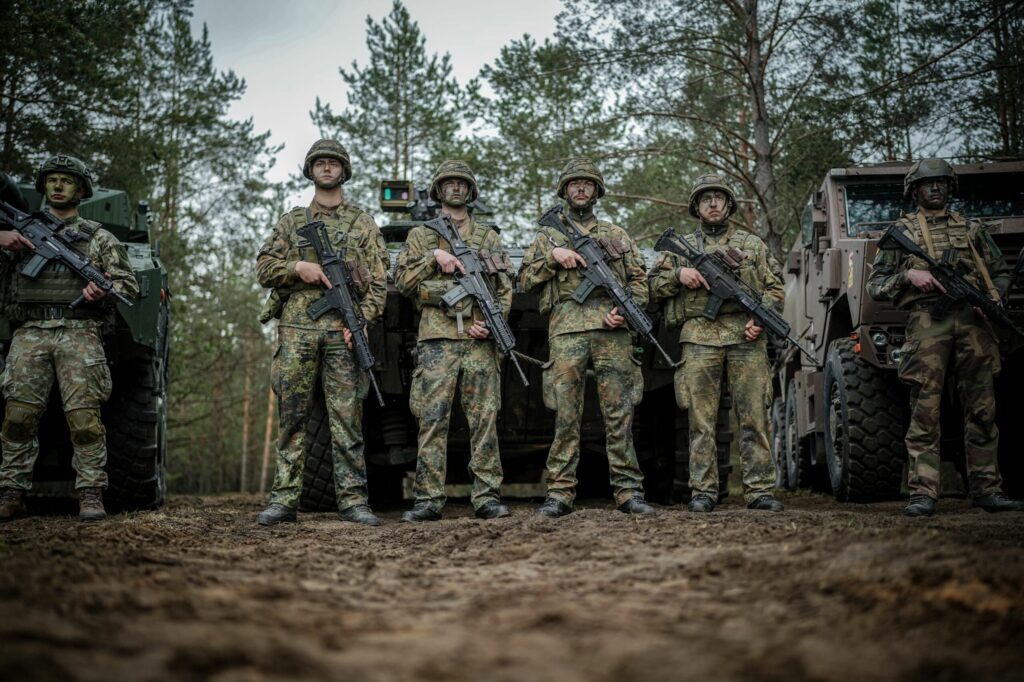 Statele Unite vor reduce programele de asistență militară pentru țările NATO vecine cu Rusia