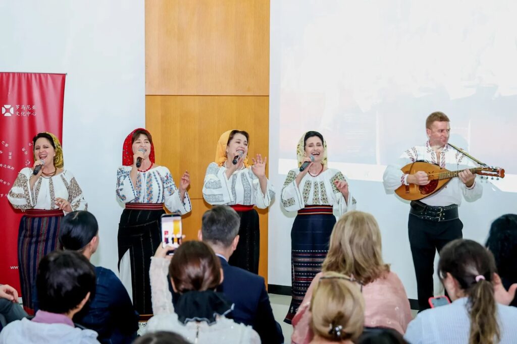 Surorile Osoianu, în recital la ICR Beijing