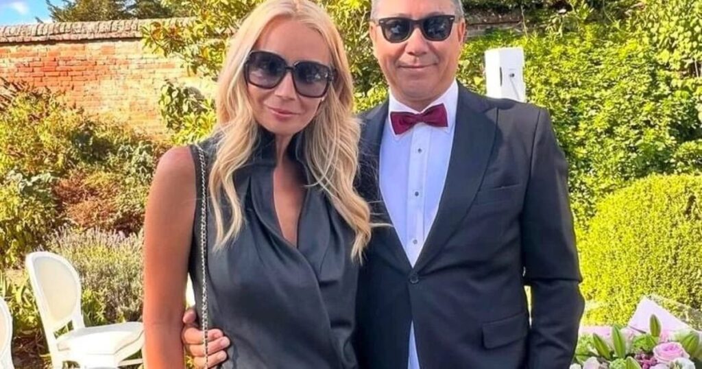 Tânăr, tatuat, înalt. În brațele cui a căzut Daciana Sârbu după despărțirea de Victor Ponta