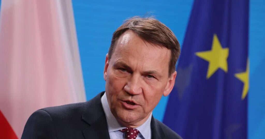 Tensiuni uriașe între Varșovia și Budapesta pe tema aderarii Ucrainei la UE. Polonia acuză Ungaria că „şantajează” Uniunea Europeană