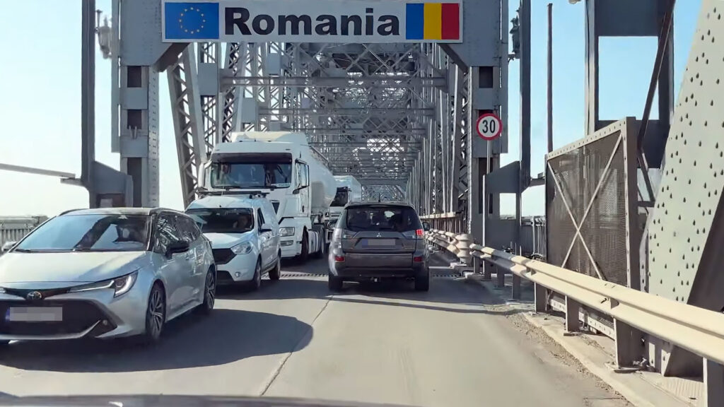 Trafic aglomerat la ieșirea din țară prin Giurgiu – Ruse, din cauza lucrărilor pe Podul Prieteniei