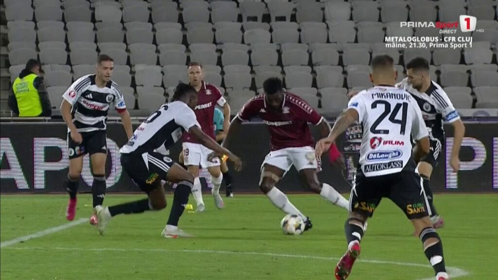 U Cluj – Rapid. Giuleștenii au cerut penalty în finalul meciului de pe Cluj Arena U Cluj - Rapid. Giuleștenii au cerut penalty în finalul meciului de pe Cluj Arena