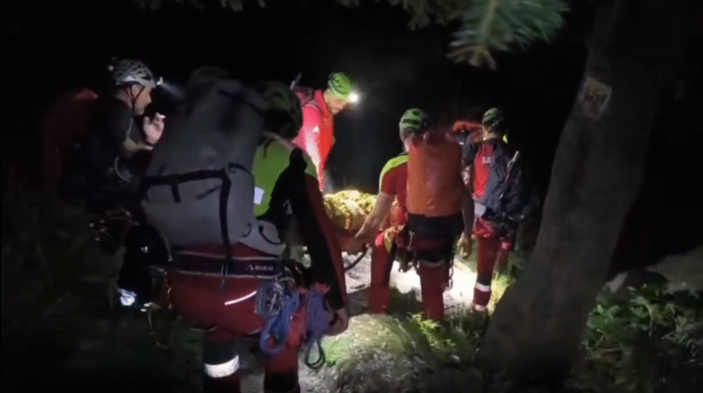 Un turist din Capitală a căzut mai bine de 30 metri pe Valea Cerbului