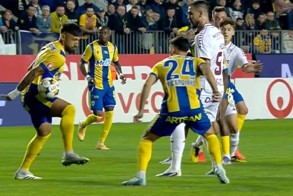 VIDEO A fost henț la Papp? Marcel Bîrsan, contestat vehement de cei de la Petrolul: „Inventează!”