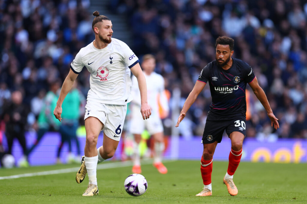 Vestea pe care Mircea Lucescu o aștepta din partea lui Radu Drăgușin la Tottenham
