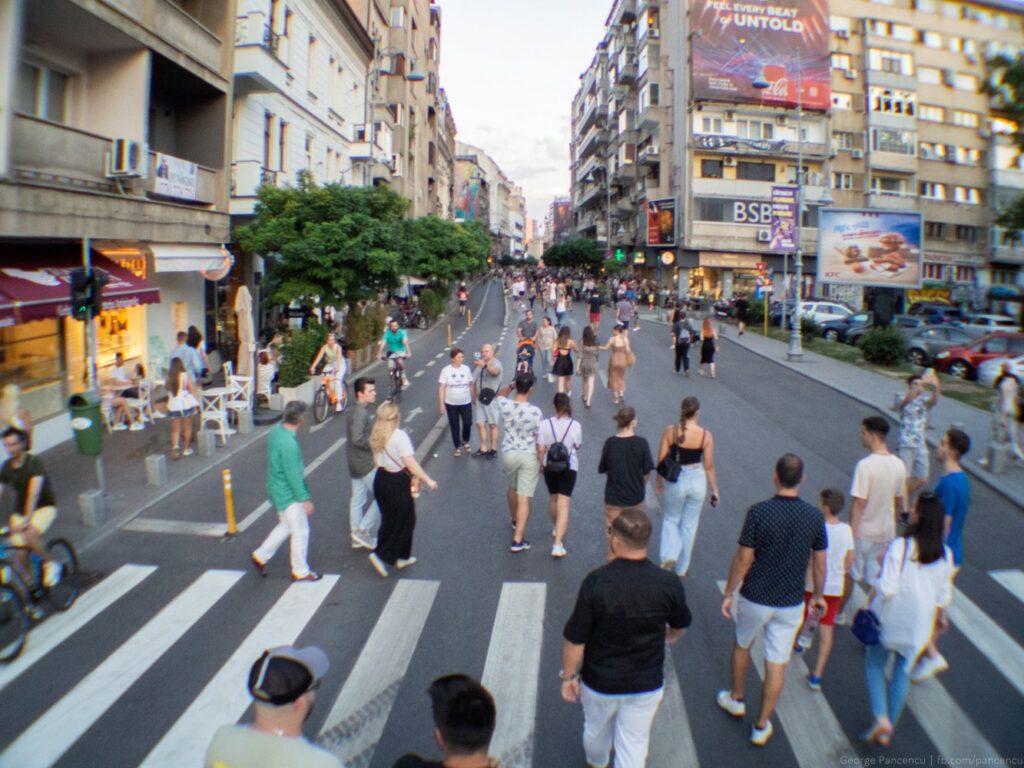 Zilele Bucureștiului, în weekend - Paradă, bătaie cu flori, spectacole, proiecții de film
