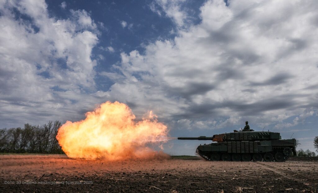 Ziua 1300 Atacuri masive în Ucraina: 600 de bombardamente într-o zi. Rusia mai pierde un Buk de 40 milioane de dolari. Trump se vede iar unicul moderator de pace