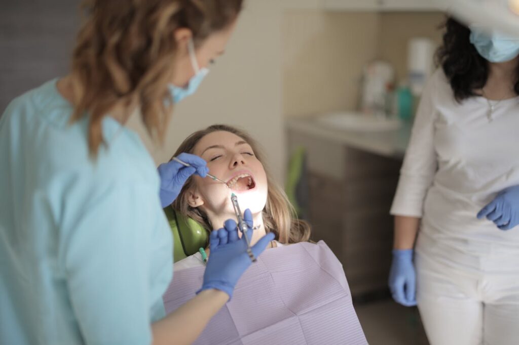Dr. Durbac explică: cum alegi tratamentul dentar potrivit pentru tine