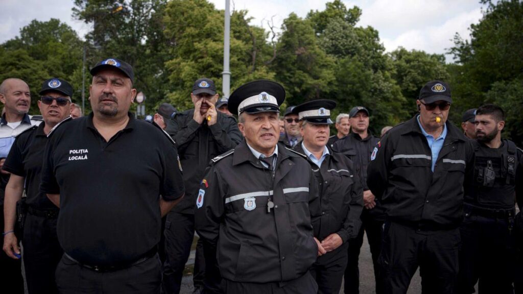 „Pentru el, nu contează nici legea, nici logica. Se crede salvator”