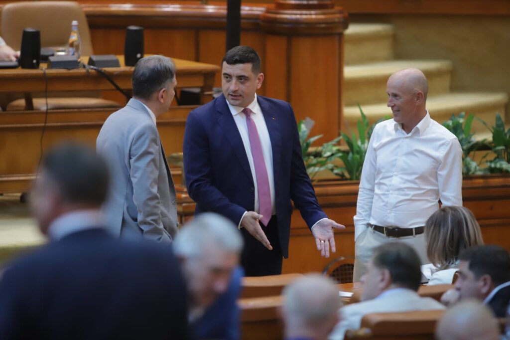 Cum funcționează armata de Tik-tok-eri din noul departament de propagandă al AUR: „Trebuie scoase multe cu George care se roagă”