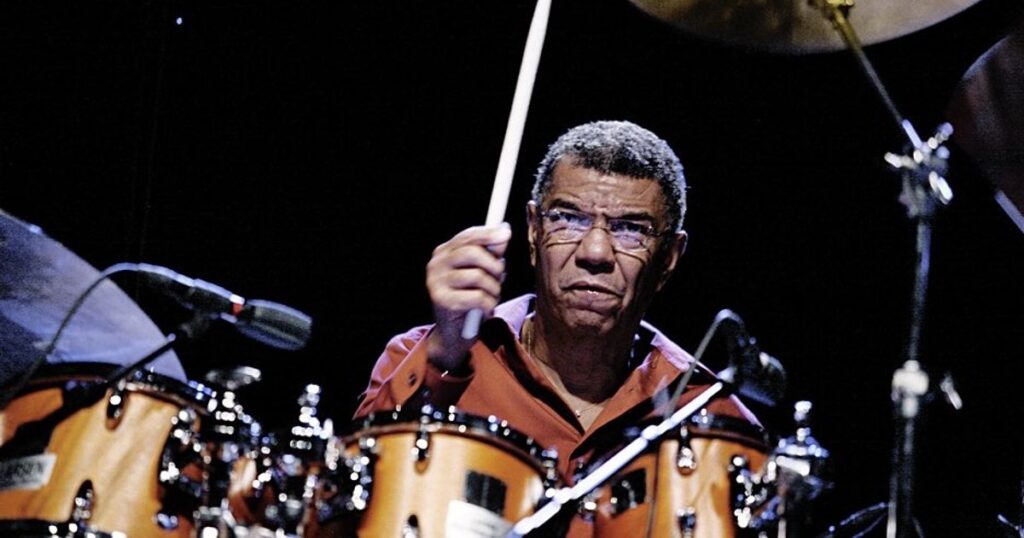 A murit Jack DeJohnette, marele toboșar american care a cântat cu Miles Davis, John Coltrane și Bill Evans A murit Jack DeJohnette, marele toboșar american care a cântat cu Miles Davis, John Coltrane și Bill Evans