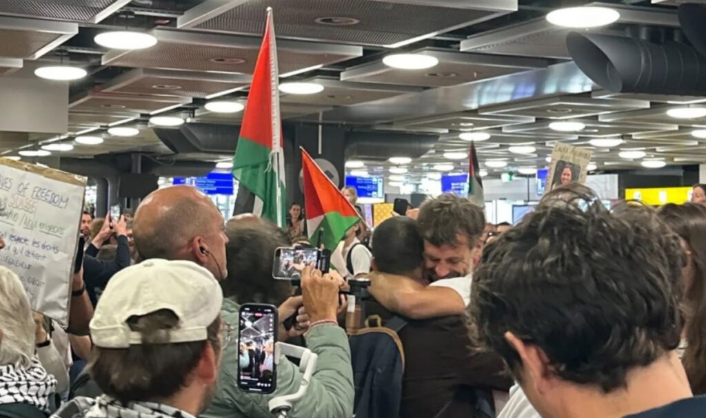 Activiștii elvețieni din flotila pentru Gaza acuză Israelul de rele tratamente
