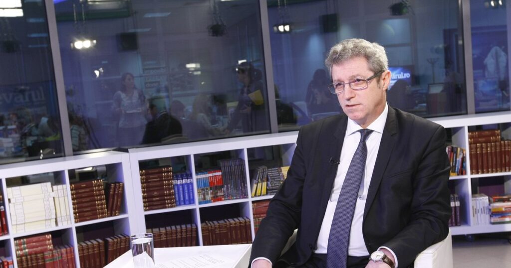 Adrian Streinu-Cercel: „Mă doare în cot de deficitul bugetar. Ca cetăţean, mă simt oprimat”