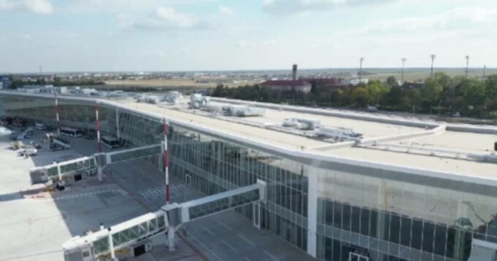 Aeroportul Internațional Craiova, blocat de birocrație. Cum a ajuns un proiect european să depindă de bani de buget Aeroportul Internațional Craiova, blocat de birocrație. Cum a ajuns un proiect european să depindă de bani de buget