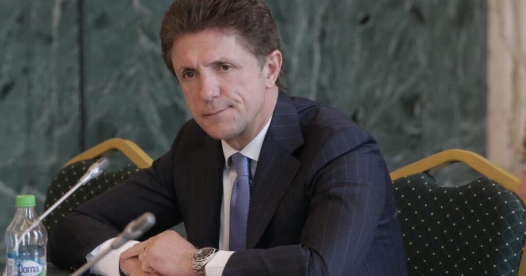 Afacerile falimentare ale lui Gică Popescu. Fostul căpitan al naționalei pune lacătul pe școala de fotbal, dar merge apăsat în imobiliare