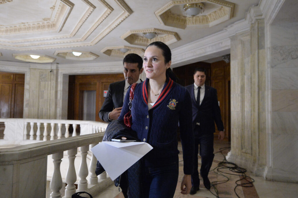 Alina Bica, fosta șefă DIICOT, scapă definitiv de închisoare. Curtea de Apel București a retras mandatul european de executare a pedepsei şi mandatul european de arestare