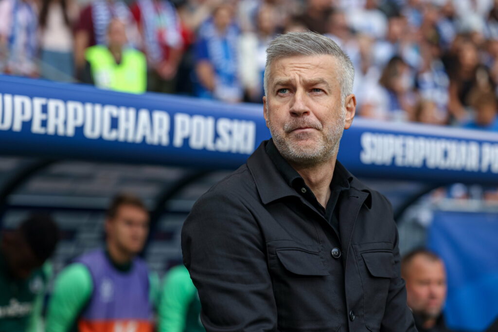 Antrenorul român Edward Iordănescu s-a despărțit de Legia Varșovia Antrenorul român Edward Iordănescu s-a despărțit de Legia Varșovia