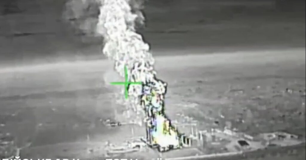 Atac devastator în Crimeea: dronele ucrainene au incendiat un depozit de petrol rusesc