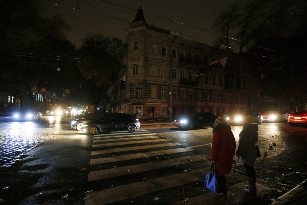 Atacul asupra rețelei electrice a Ucrainei a lăsat peste 100.000 de persoane fără energie electrică