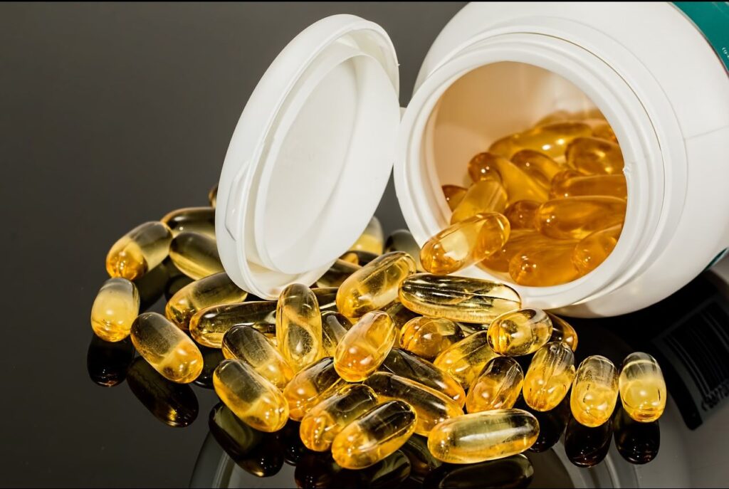 Atenție la vitamina D: Excesul duce la calcificarea pereților arteriali, deficitul – la rahitism și osteoporoză. Cum se administrează corect Atenție la vitamina D: Excesul duce la calcificarea pereților arteriali, deficitul - la rahitism și osteoporoză. Cum se administrează corect