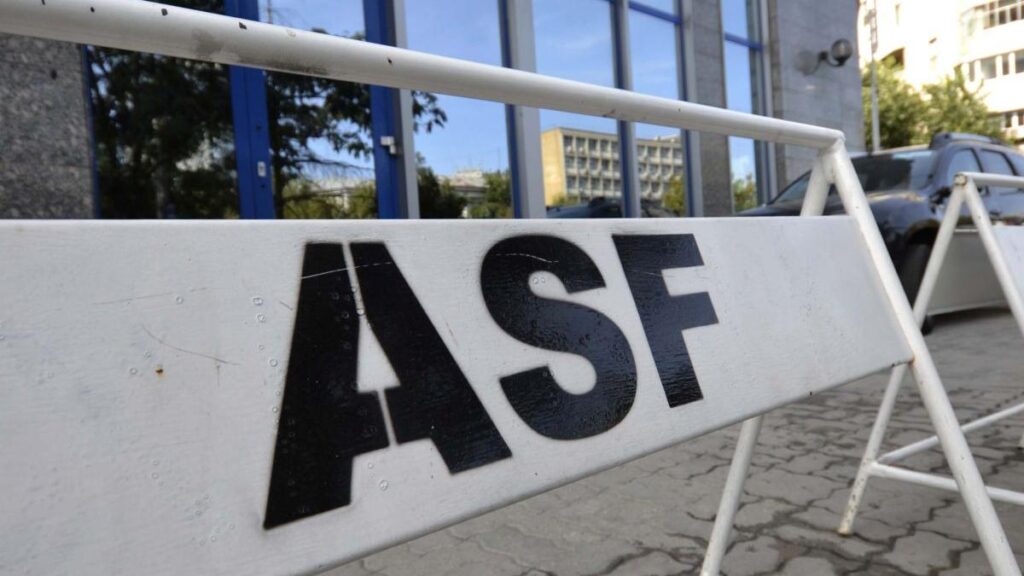 Austeritatea pentru bugetari. Salarii și prime URIAȘE la autoritățile de reglementare Austeritatea pentru bugetari. Salarii și prime URIAȘE la autoritățile de reglementare