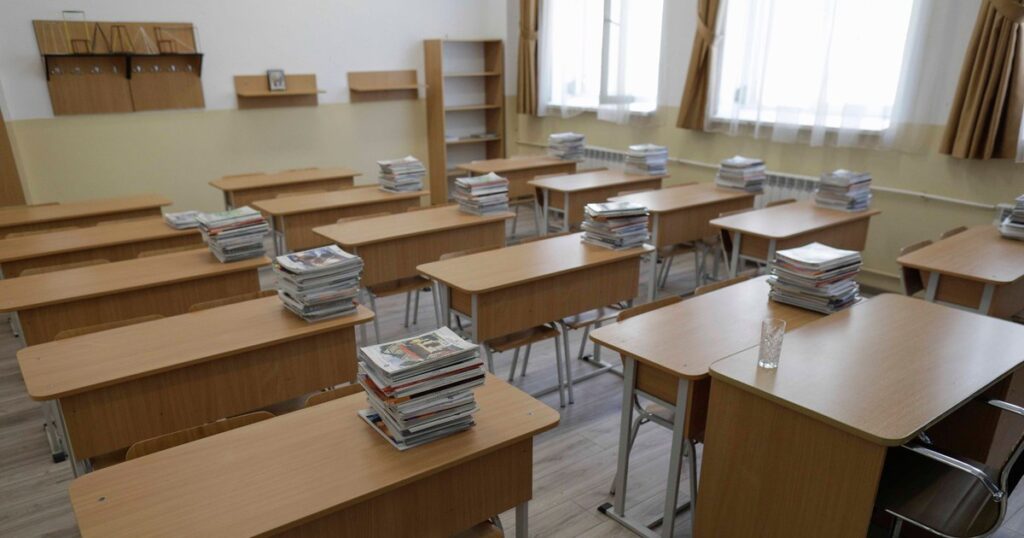 Avertismentul ministrului Educației: Copiii n-ar trebui să aibă teme mai mult de două ore, e reglementat din 2016 Avertismentul ministrului Educației: Copiii n-ar trebui să aibă teme mai mult de două ore, e reglementat din 2016